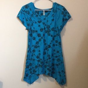 🎈LAST CALL! Blue Sharkbite Top🎈